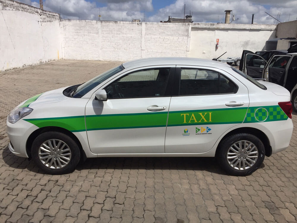 taxi blanco