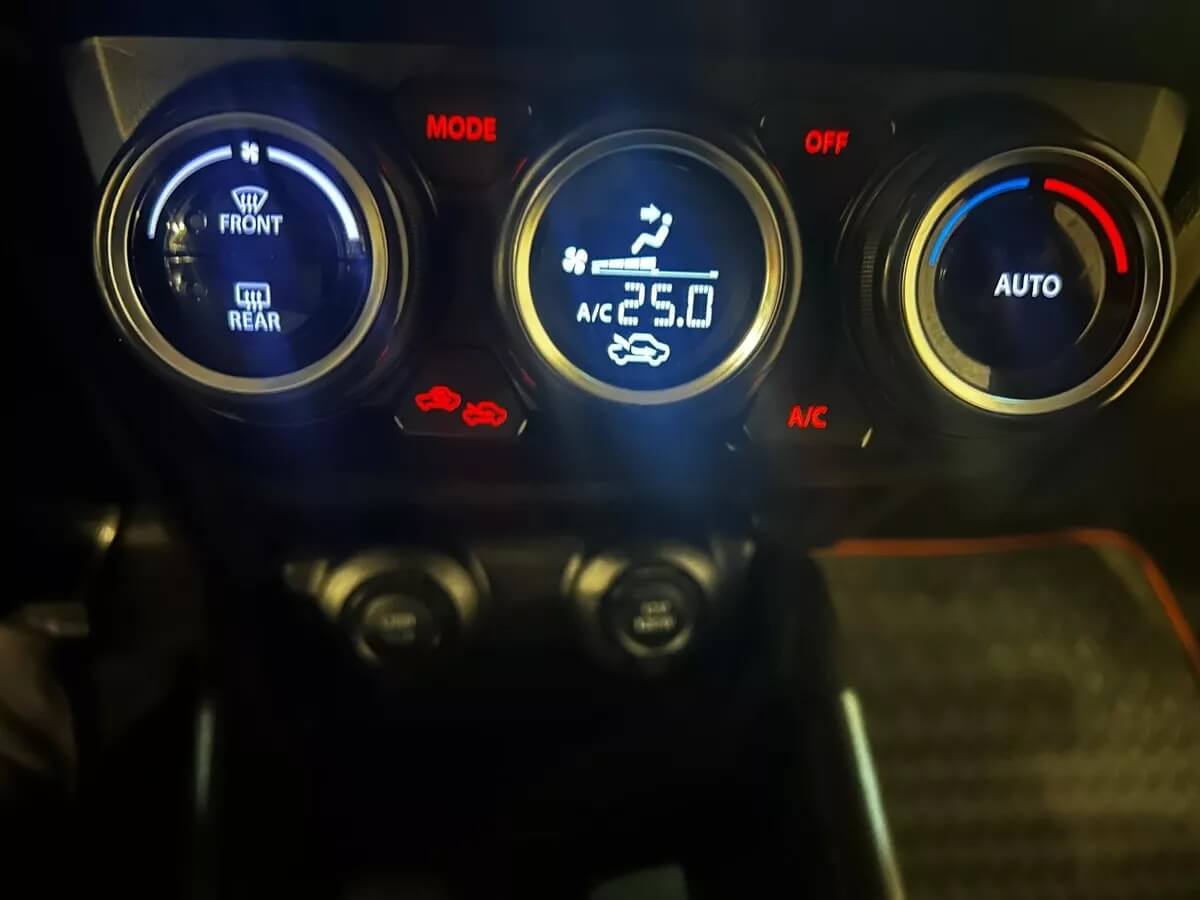 Suzuki Swift Hybrid Dualjet_feb28_15