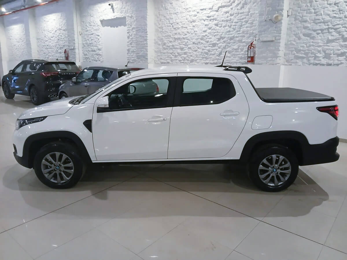 Fiat Strada Freedom Dc_ago7_04